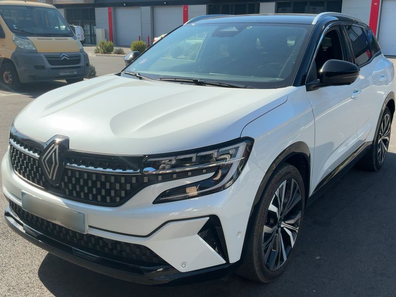 Renault Austral 1.2 Hybrid E-Tech Iconic — zdjęcie 2