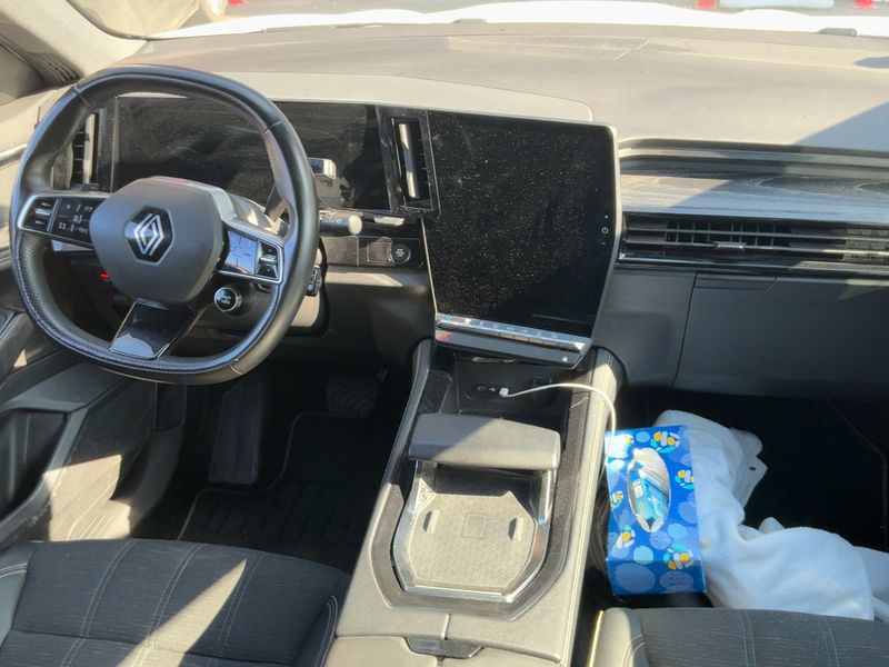 Renault Austral 1.2 Hybrid E-Tech Iconic — zdjęcie 12