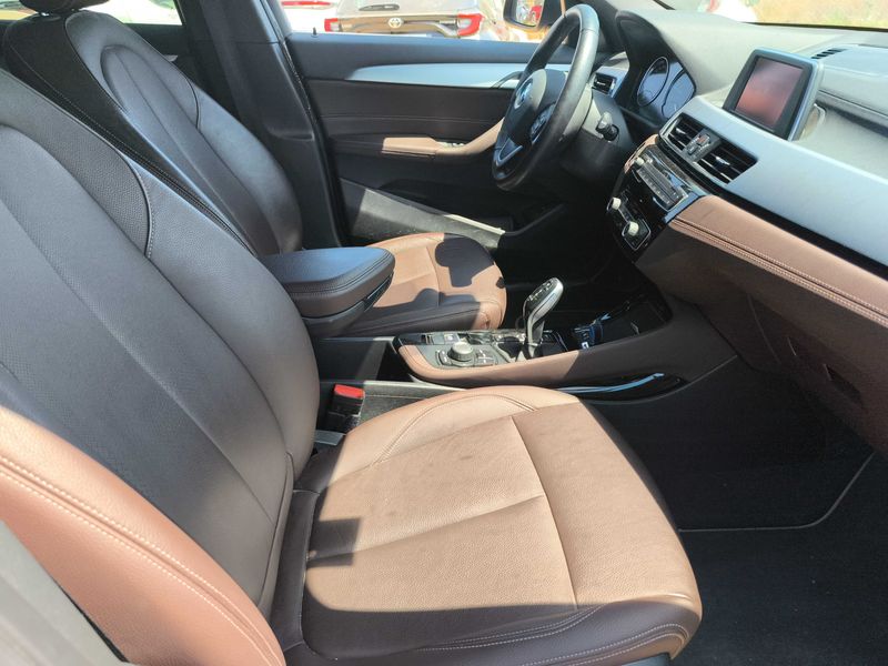 BMW X2 xDrive 20i Advantage — zdjęcie 10