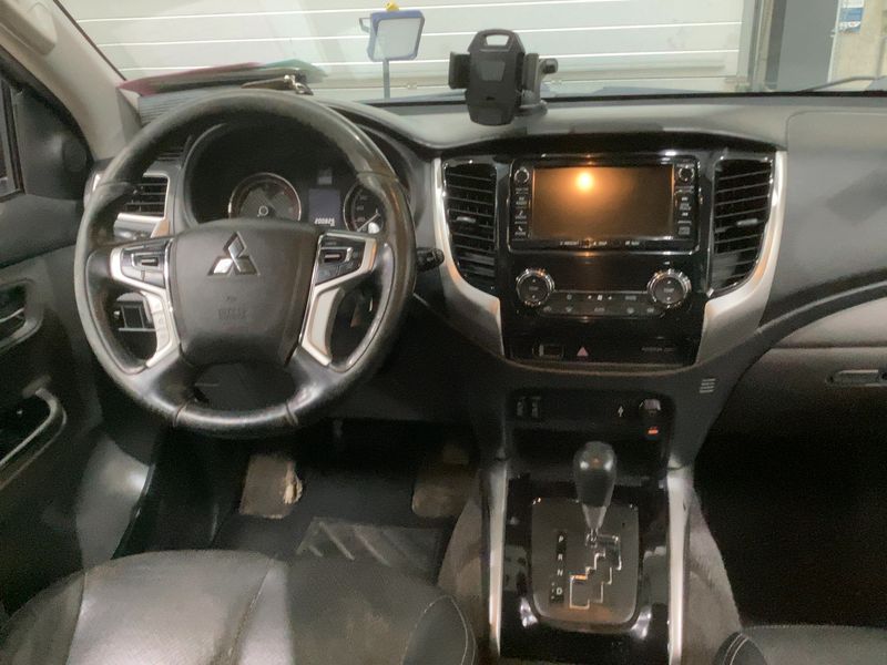Mitsubishi L 200 2.4 DI-D SUV-Star+ Doppelkabine 4WD — zdjęcie 12