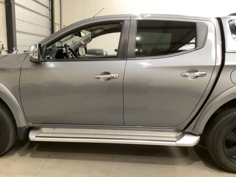 Mitsubishi L 200 2.4 DI-D SUV-Star+ Doppelkabine 4WD — zdjęcie 4