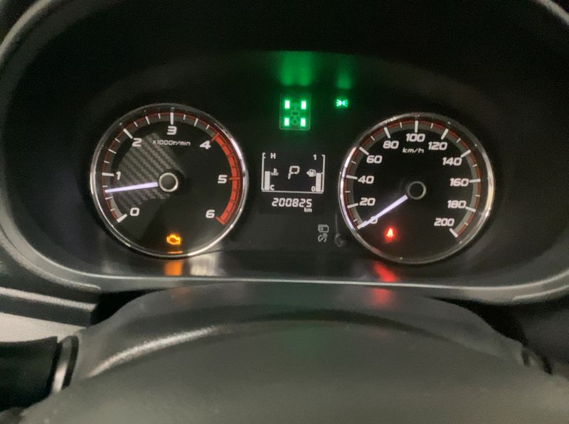 Mitsubishi L 200 2.4 DI-D SUV-Star+ Doppelkabine 4WD — zdjęcie 13