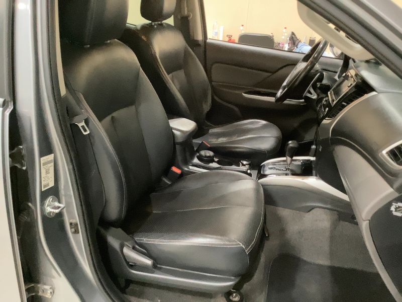 Mitsubishi L 200 2.4 DI-D SUV-Star+ Doppelkabine 4WD — zdjęcie 11