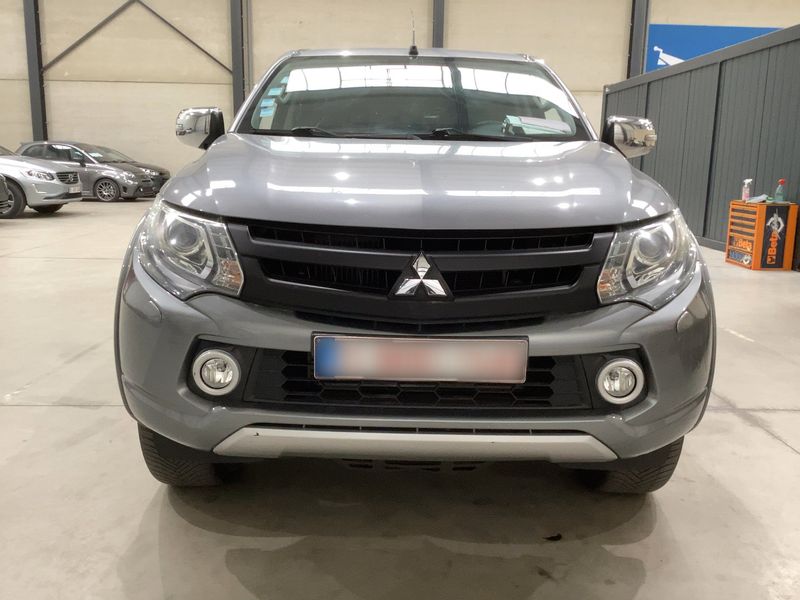 Mitsubishi L 200 2.4 DI-D SUV-Star+ Doppelkabine 4WD — zdjęcie 9