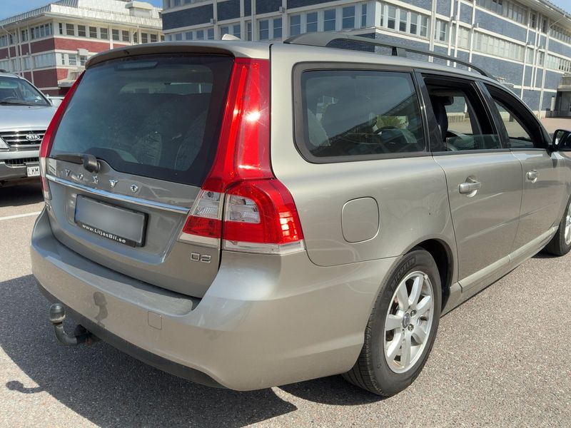 Volvo V70 1.6 D2 Kinetic — zdjęcie 6