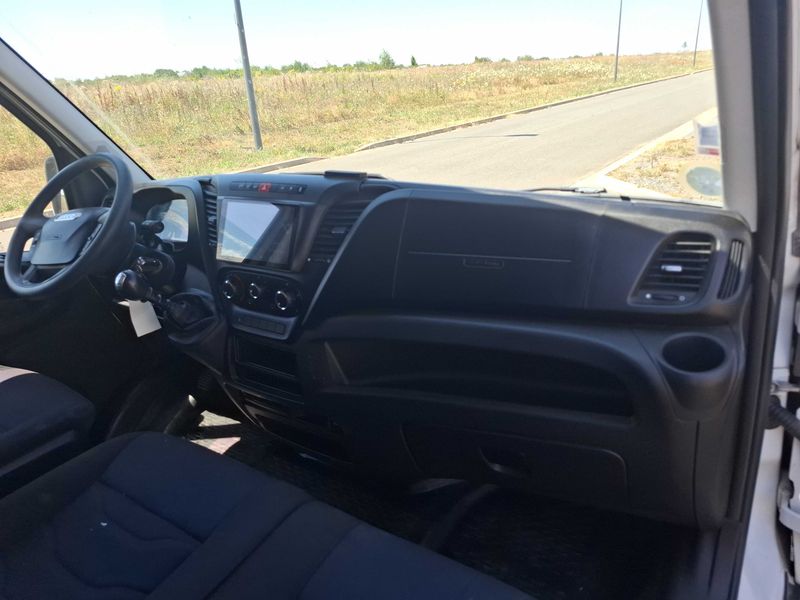 Iveco Daily 2.3 Diesel HKa 35 C V Radstand 3520 L — zdjęcie 11