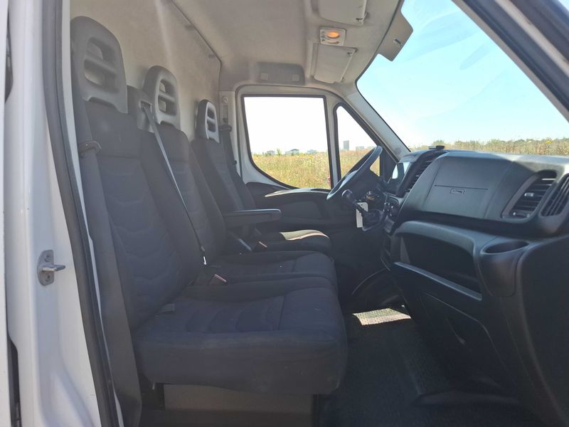 Iveco Daily 2.3 Diesel HKa 35 C V Radstand 3520 L — zdjęcie 10