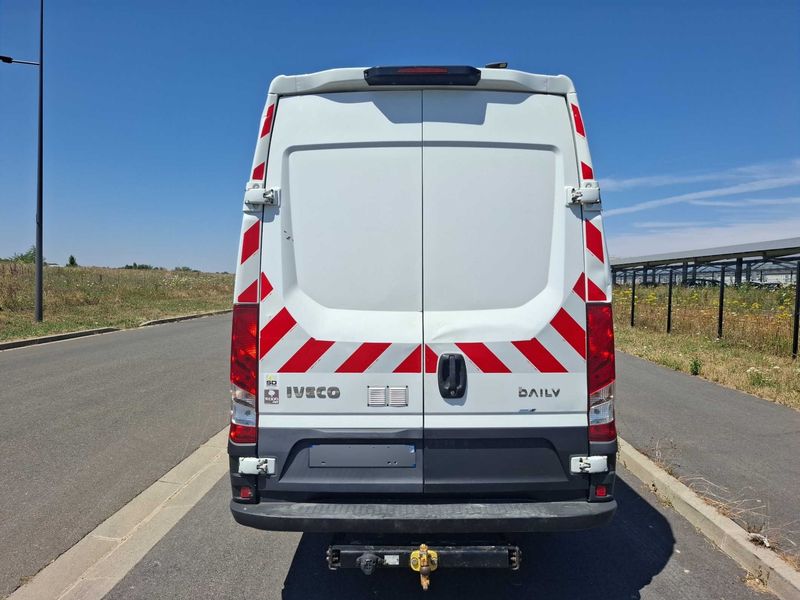 Iveco Daily 2.3 Diesel HKa 35 C V Radstand 3520 L — zdjęcie 4
