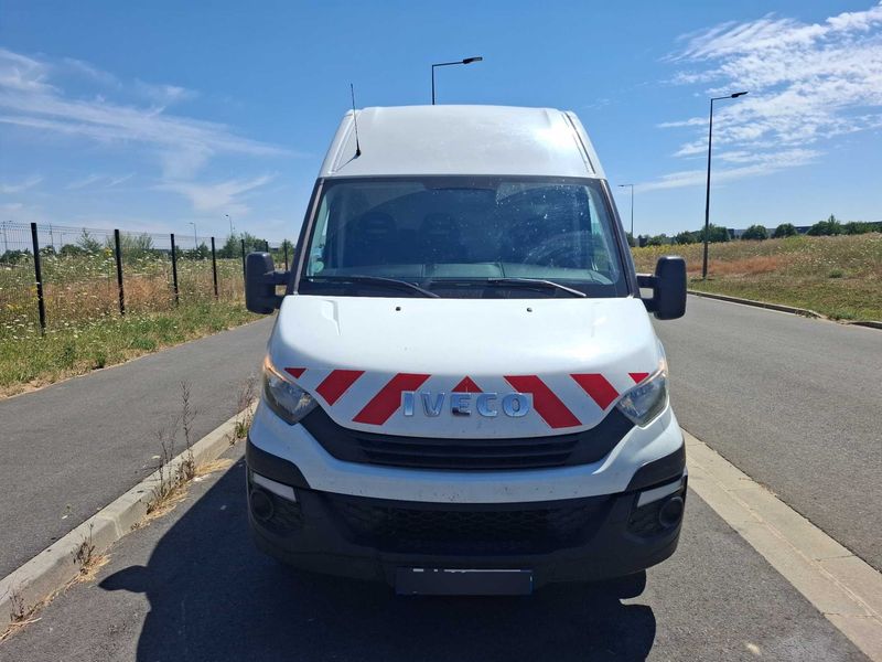 Iveco Daily 2.3 Diesel HKa 35 C V Radstand 3520 L — zdjęcie 7