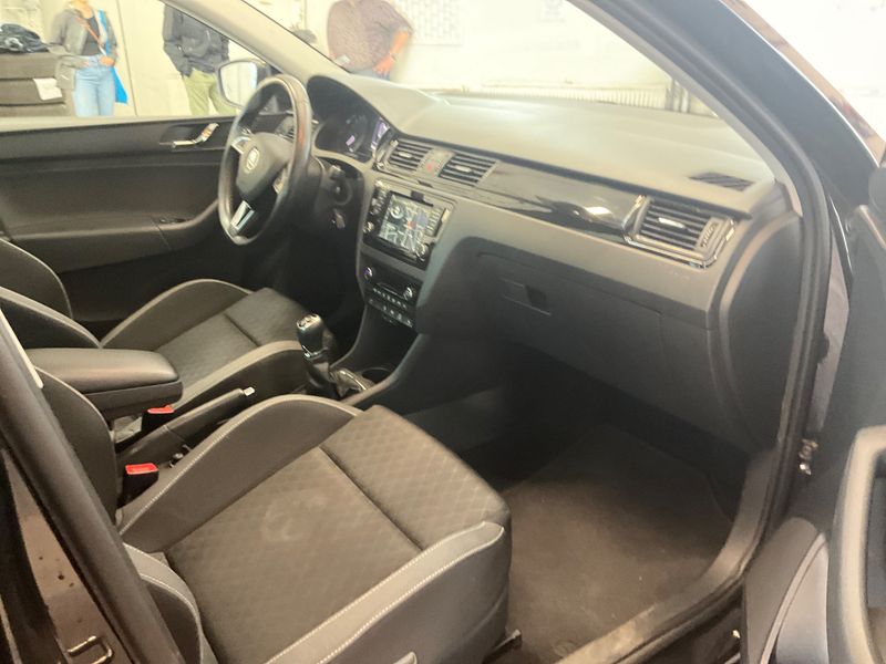 Skoda Rapid Spaceback 1.6 TDI EmotionPlus — zdjęcie 3