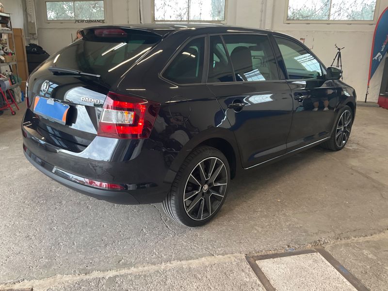 Skoda Rapid Spaceback 1.6 TDI EmotionPlus — zdjęcie 2