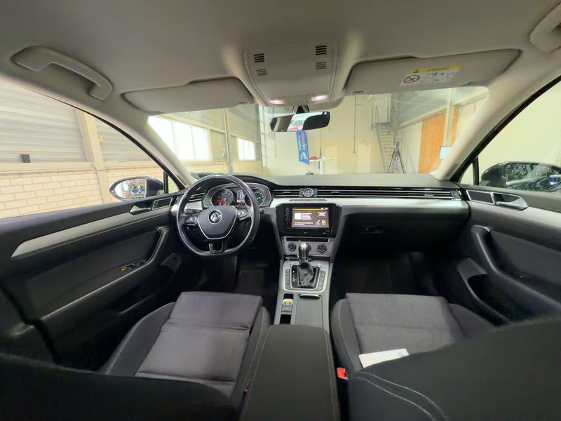 Volkswagen Passat 2.0 TSI Comfortline BlueMotion Tech — zdjęcie 12