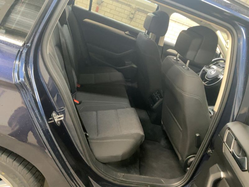 Volkswagen Passat 2.0 TSI Comfortline BlueMotion Tech — zdjęcie 14