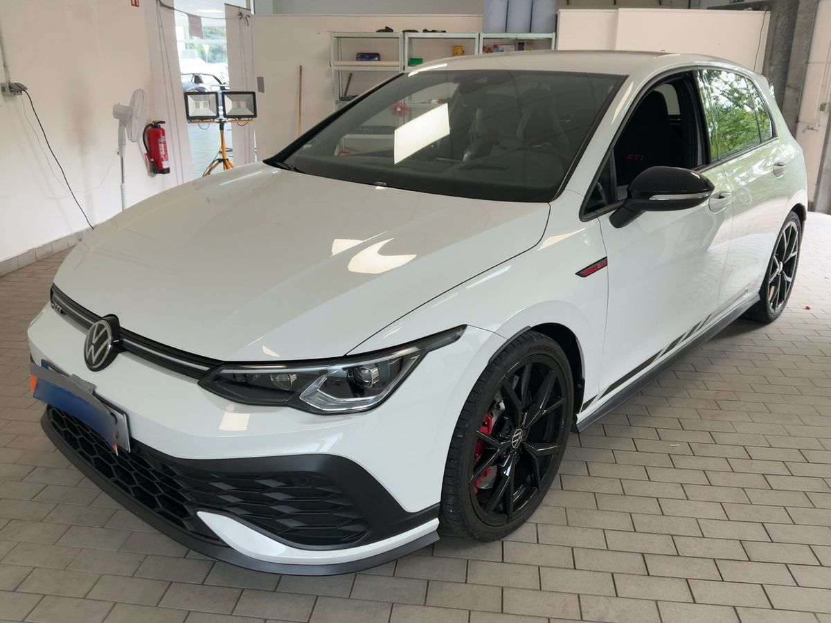 Volkswagen Golf 2023 — photo 1