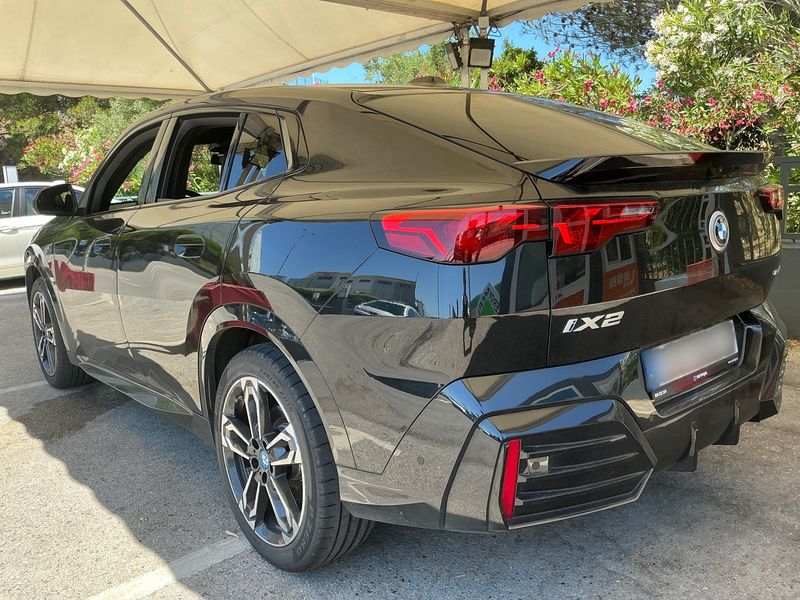 BMW iX2 eDrive20 M Sport — zdjęcie 3