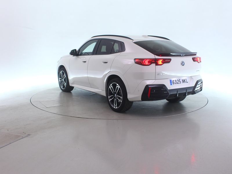 BMW iX2 eDrive20 M Sport — zdjęcie 6