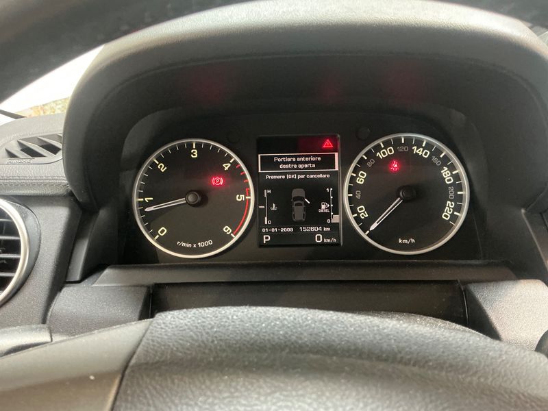 Land Rover Discovery 4 3.0 TD V6 TDV6 SE — zdjęcie 13