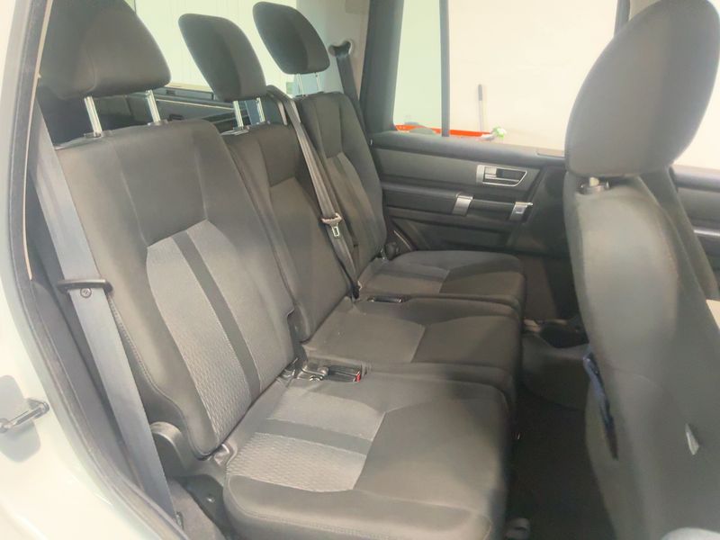 Land Rover Discovery 4 3.0 TD V6 TDV6 SE — zdjęcie 14