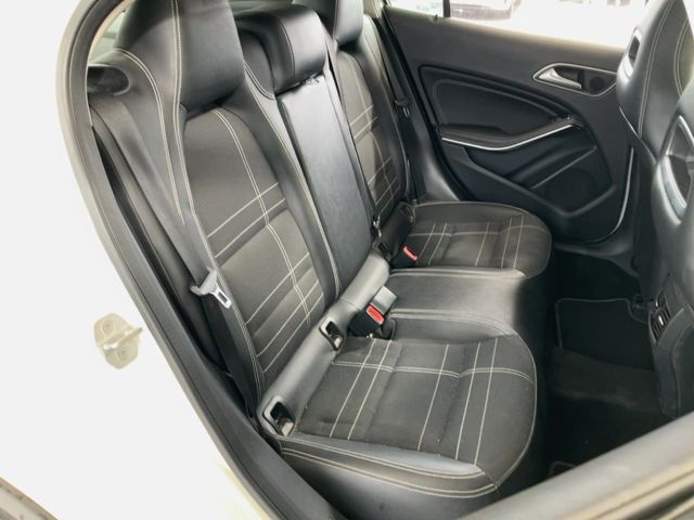 Mercedes-Benz GLA-Klasse GLA 200 d Urban — zdjęcie 14