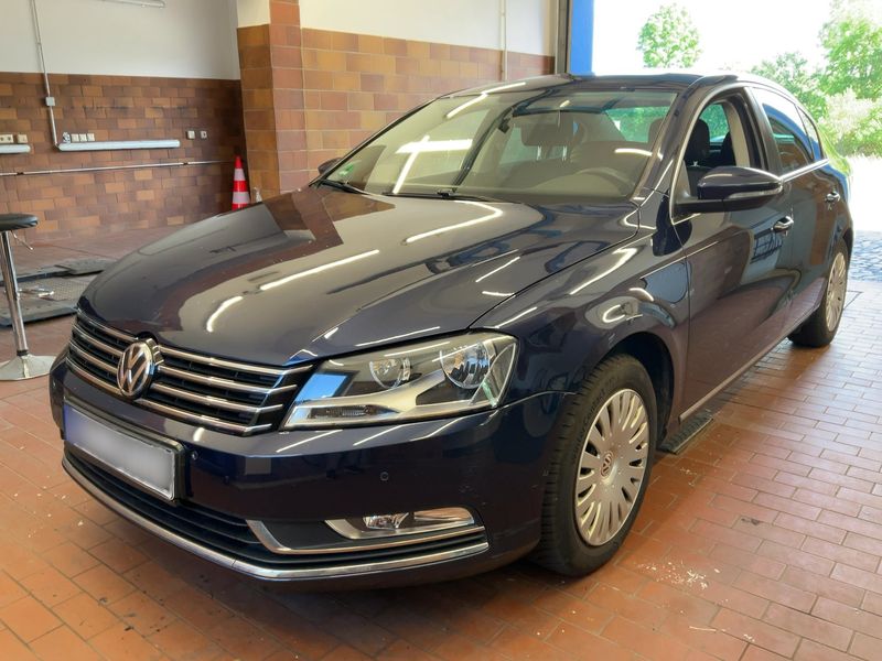 Volkswagen Passat 2.0 TDI Comfortline BlueTDI — zdjęcie 1