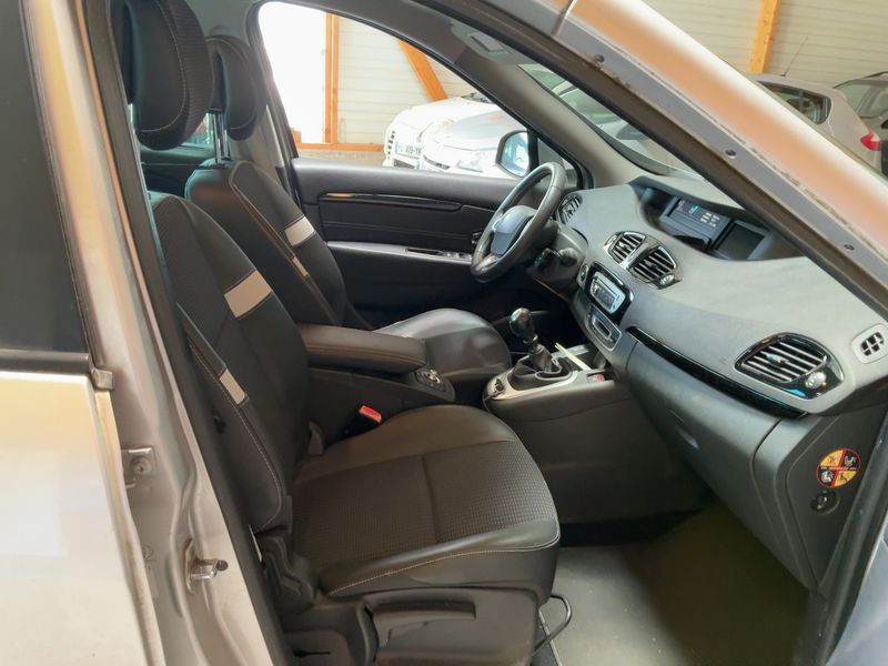 Renault Scenic 1.5 dCi BOSE Edition 2012 – снимка 16