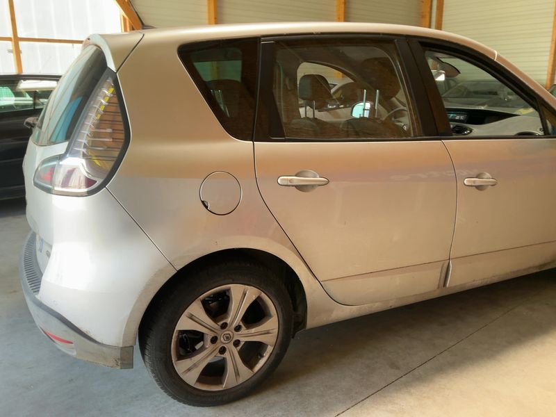 Renault Scenic 1.5 dCi BOSE Edition 2012 – снимка 8