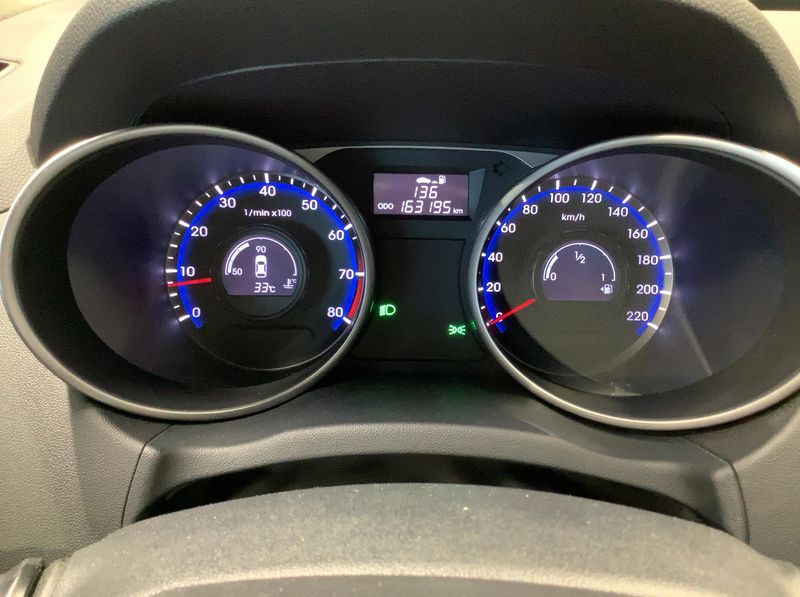 Hyundai ix35 1.6 FIFA World Cup Edition 2WD — zdjęcie 13