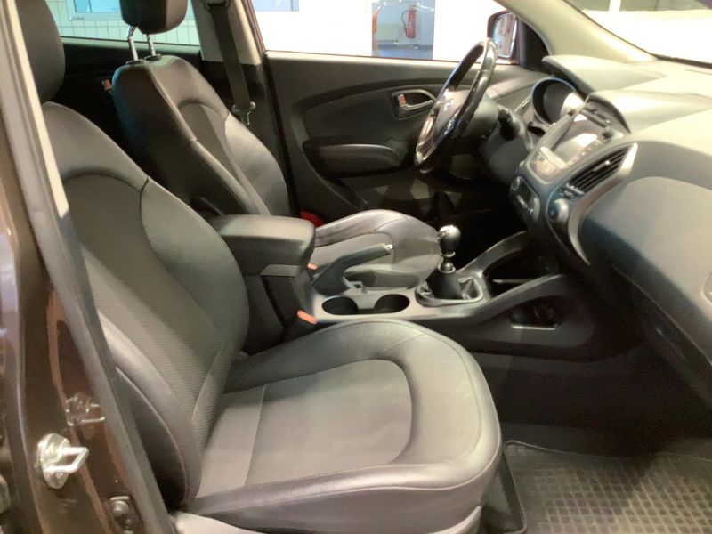 Hyundai ix35 1.6 FIFA World Cup Edition 2WD — zdjęcie 11