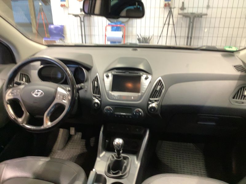 Hyundai ix35 1.6 FIFA World Cup Edition 2WD — zdjęcie 12