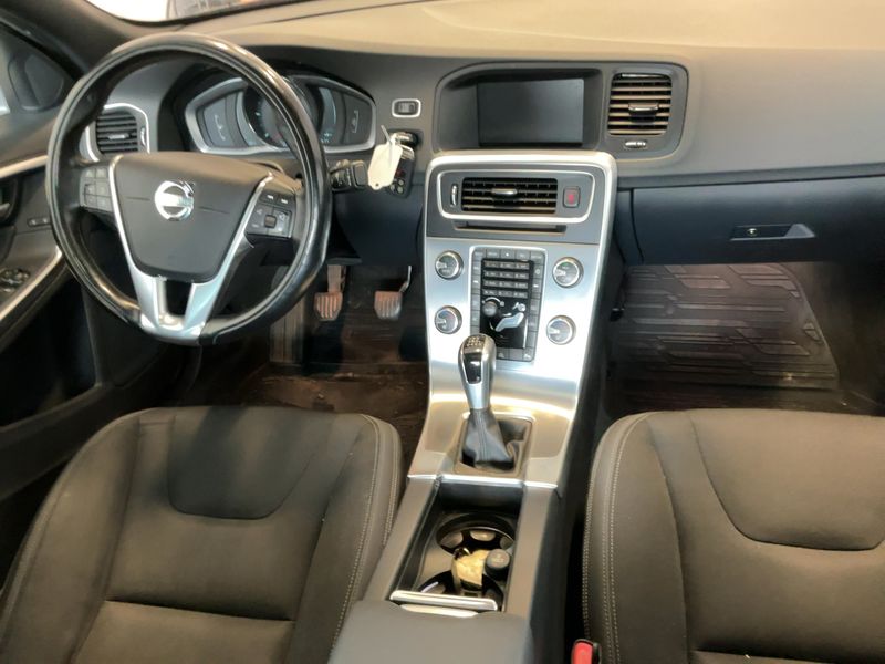 Volvo S60 2.0 D4 Momentum — zdjęcie 12