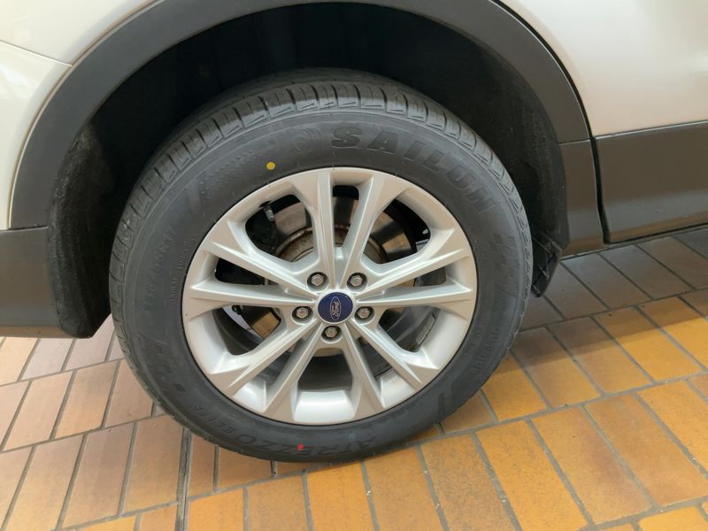 Ford Kuga 2.0 TDCi Titanium 2017 – снимка 9