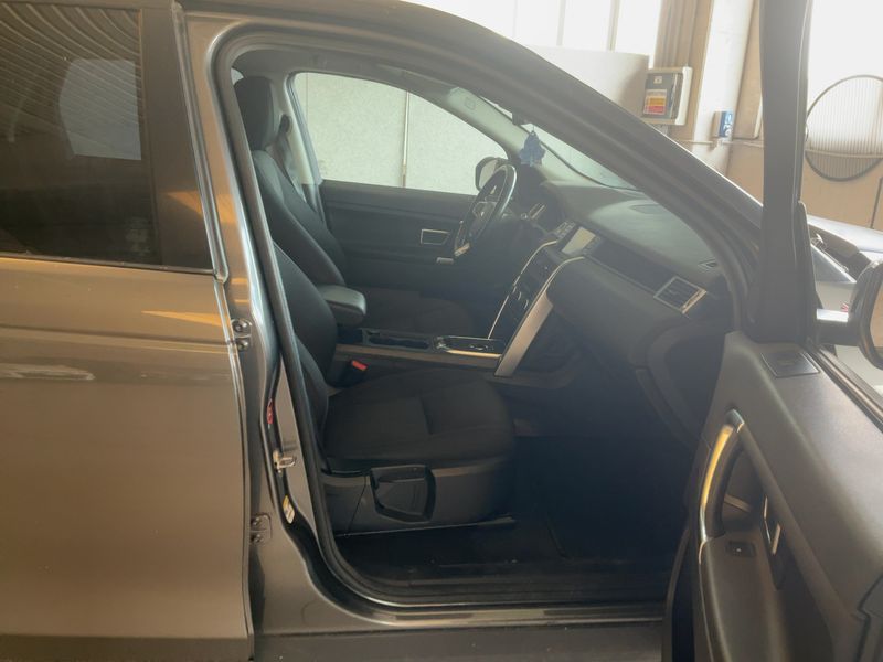 Land Rover Discovery Sport 2.0 Td4 SE AWD 2017 – снимка 16