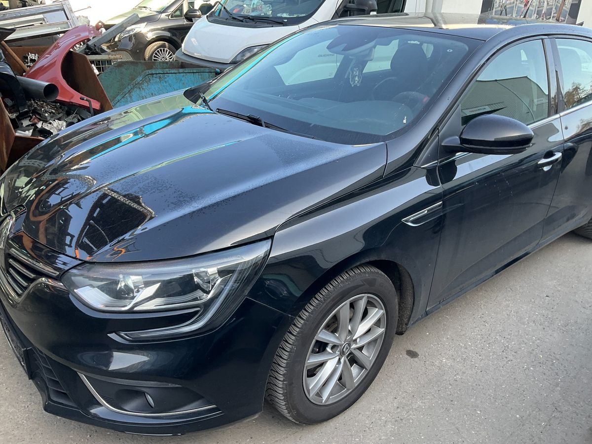 Renault Megane 2016 — photo 1