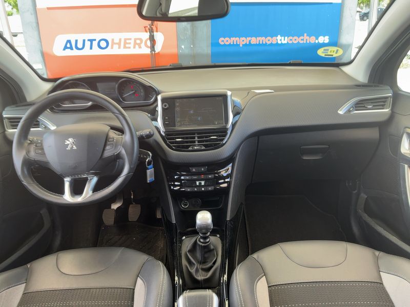 Peugeot 2008 1.6 e-HDi Allure 2014 – снимка 17