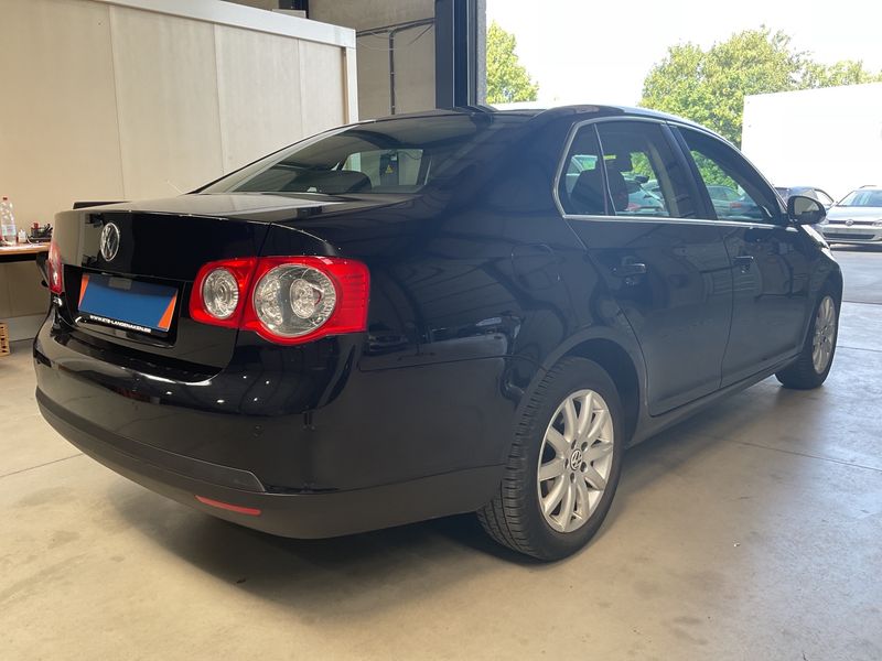 Volkswagen Jetta 1.6 TDI Comfortline — zdjęcie 2