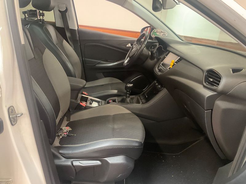 Opel Grandland X 1.2 Turbo Elite — zdjęcie 11