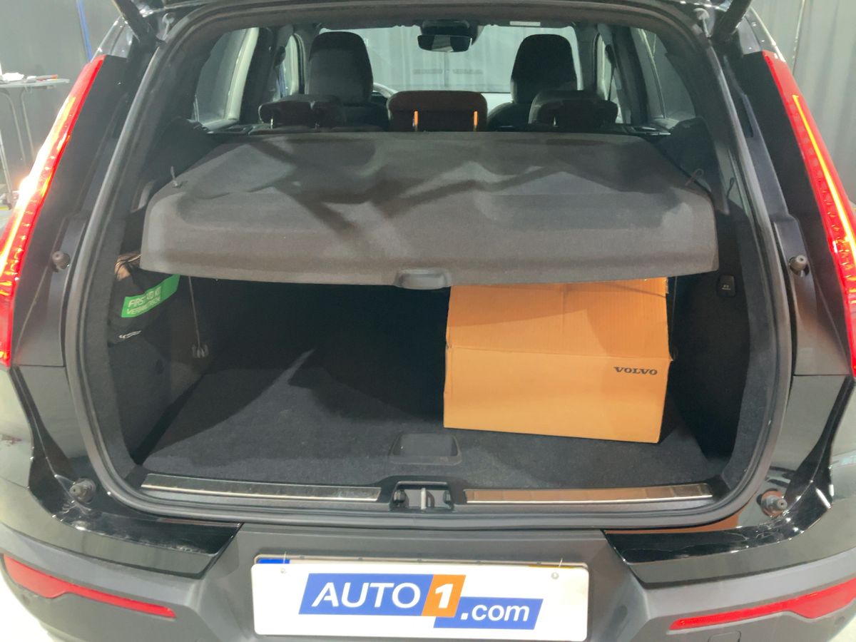 Volvo XC40 2022 — photo 17