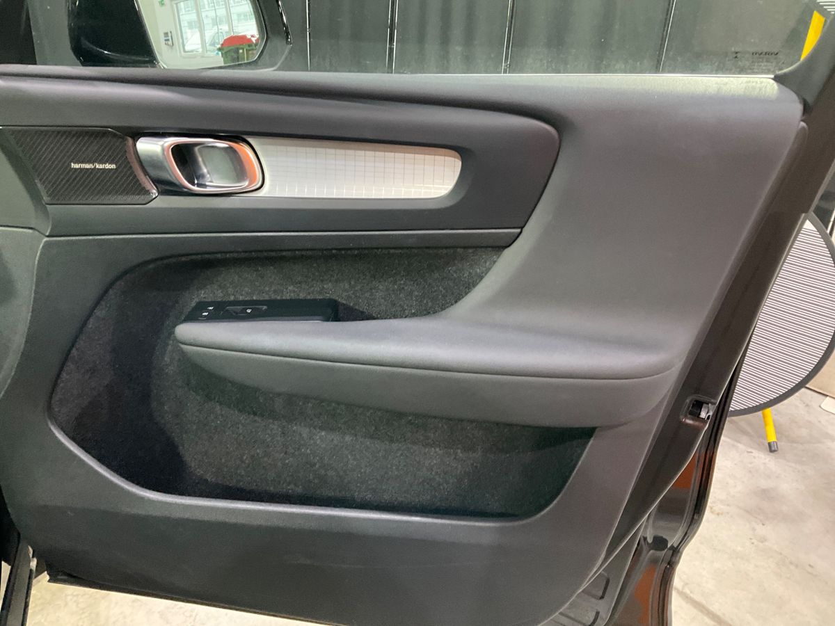 Volvo XC40 2022 — photo 35