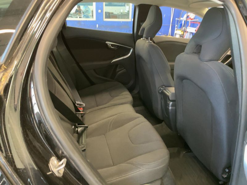 Volvo V40 1.5 You! — zdjęcie 14