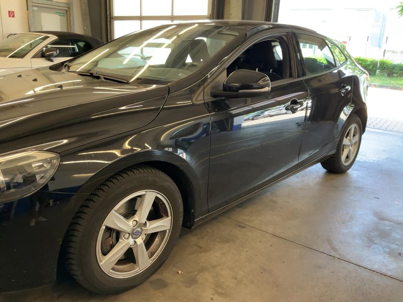 Volvo V40 1.5 You! — zdjęcie 2