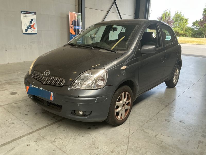 Yaris 1.0 VVT-i Les Bleus
