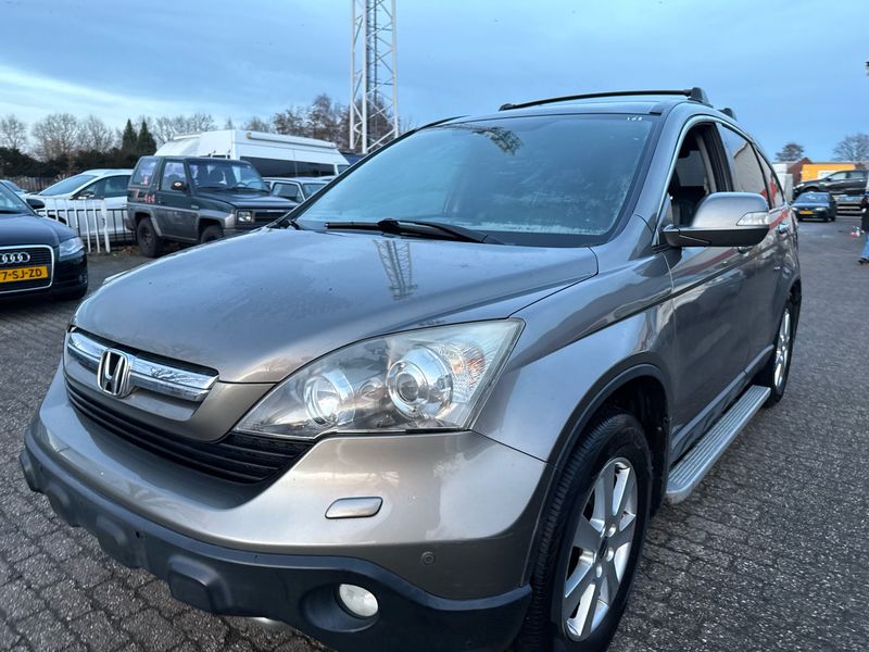 Honda CR-V 2.2 CTDI Executive — zdjęcie 2