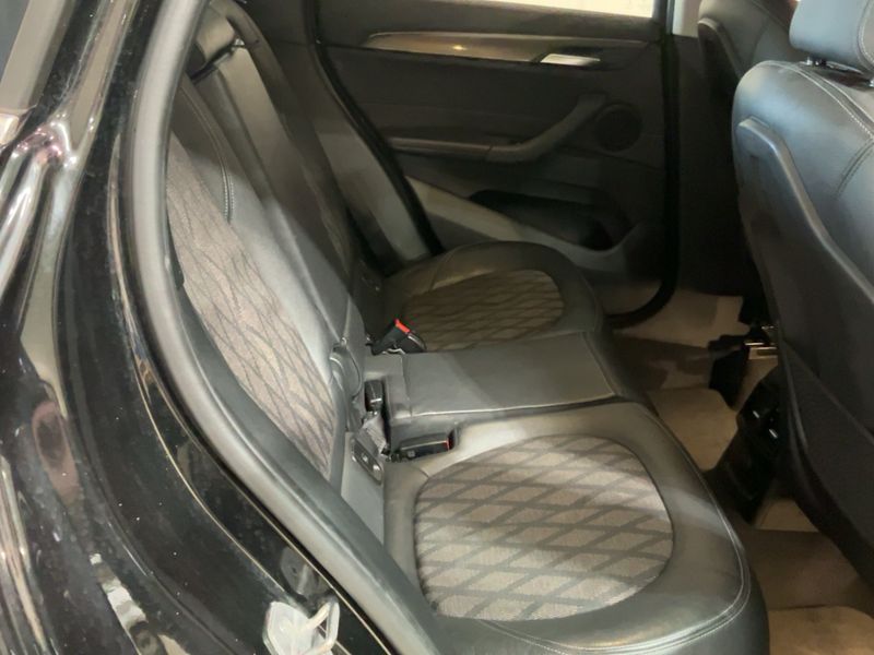 BMW X1 sDrive 18d xLine — zdjęcie 14
