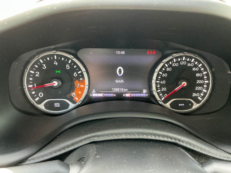 Jeep Renegade 1.4 M-Air Limited FWD — zdjęcie 13