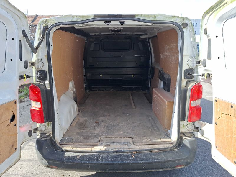 Citroen Jumpy 2.0 Blue-HDi Business M — zdjęcie 9