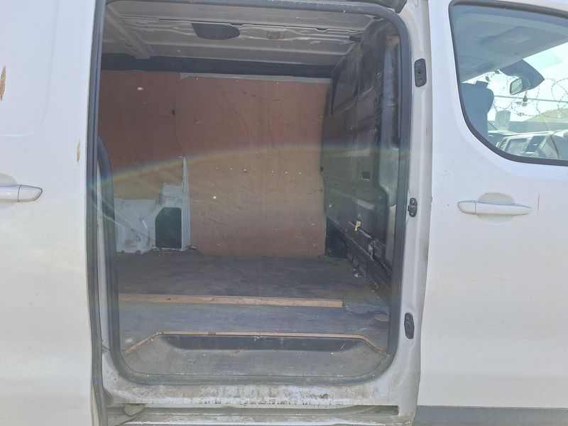 Citroen Jumpy 2.0 Blue-HDi Business M — zdjęcie 14