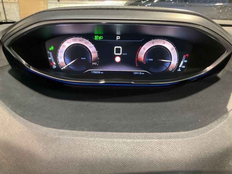 Peugeot 3008 2.0 Blue-HDi GT — zdjęcie 13