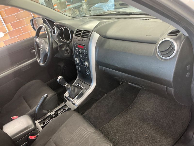 Suzuki Grand Vitara 2.4 VVT Club 2009 – снимка 30