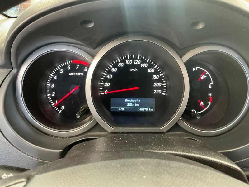 Suzuki Grand Vitara 2.4 VVT Club — zdjęcie 13
