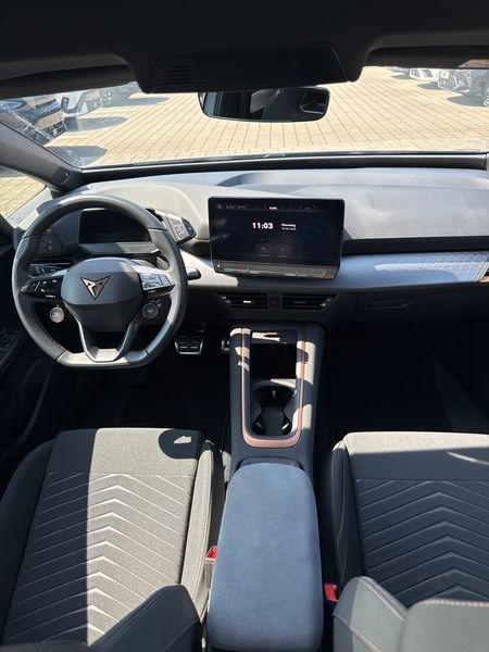 Cupra Born electric drive 170 kW — zdjęcie 11